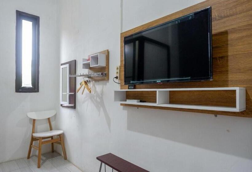 בית מלון כפרי Reddoorz Syariah Near Alun Alun Kajen