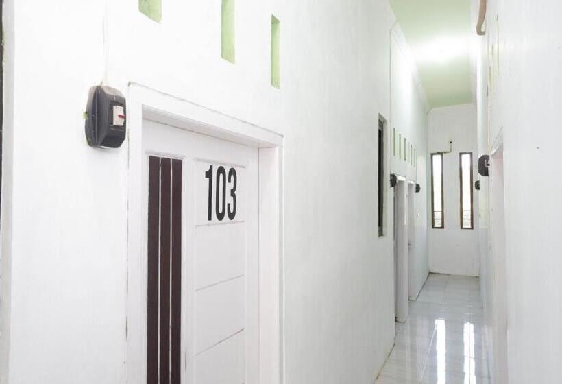فندق Reddoorz Syariah Near Alun Alun Kajen