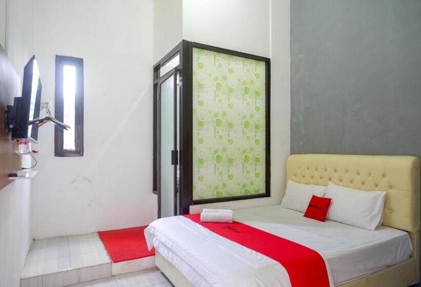 בית מלון כפרי Reddoorz Syariah Near Alun Alun Kajen