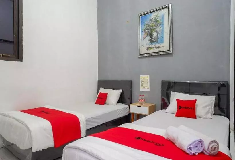 ホテル Reddoorz Syariah Near Alun Alun Kajen