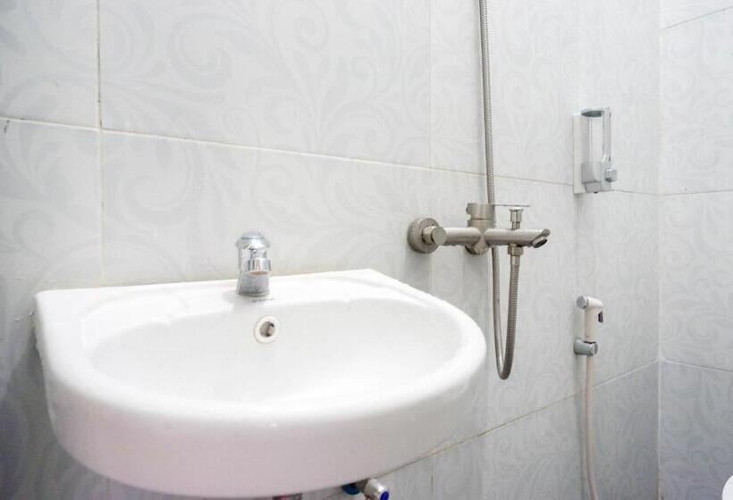 فندق Reddoorz Syariah Near Alun Alun Kajen