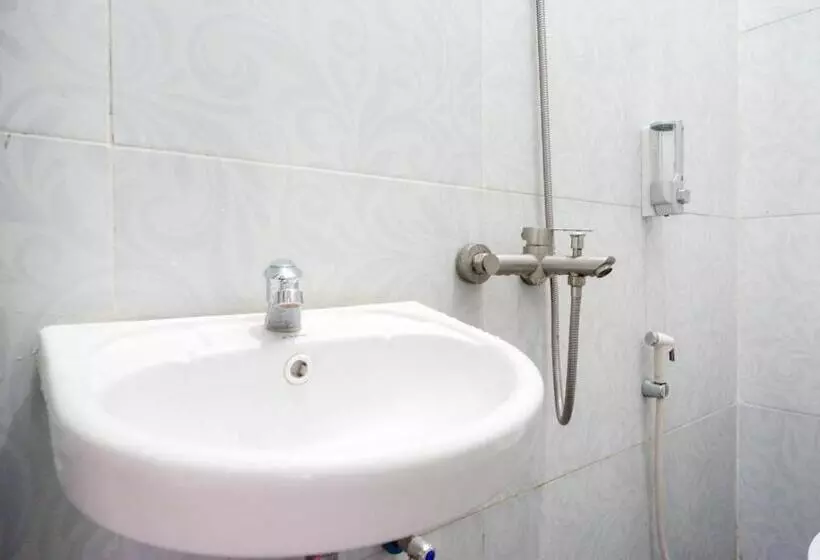 ホテル Reddoorz Syariah Near Alun Alun Kajen