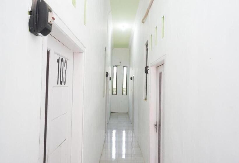 فندق Reddoorz Syariah Near Alun Alun Kajen