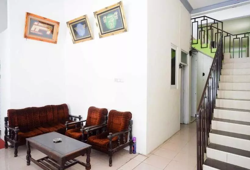 ホテル Reddoorz Syariah Near Alun Alun Kajen