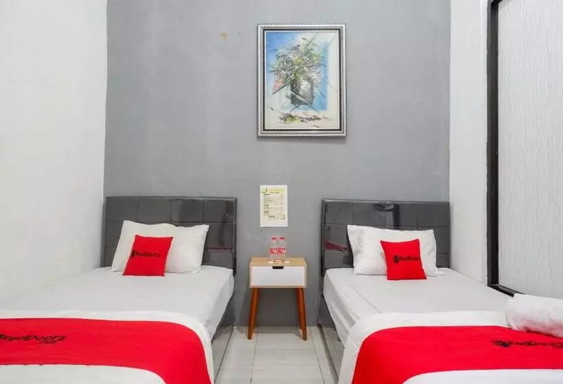 ホテル Reddoorz Syariah Near Alun Alun Kajen