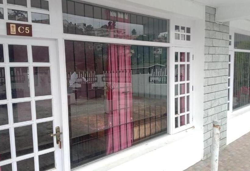 호텔 Status Hillpark