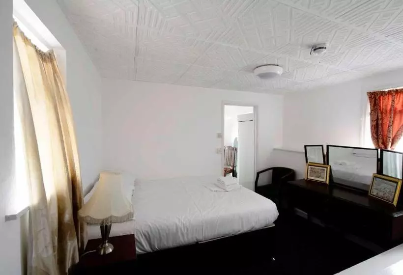 پانسیون Box Guesthouse   Newport