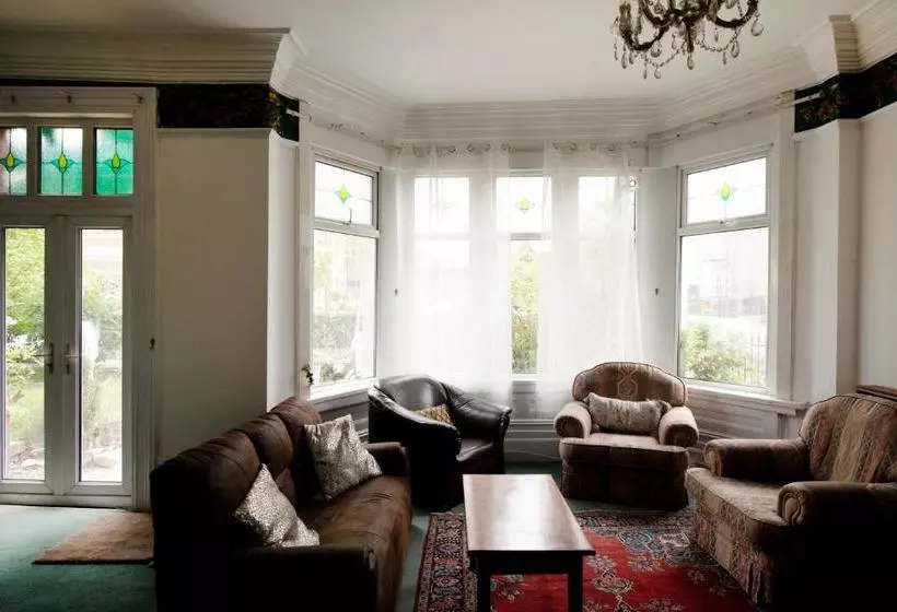 پانسیون Box Guesthouse   Newport