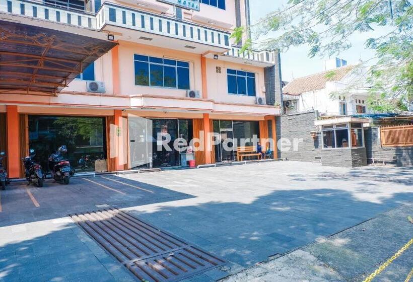 Grand Kembar Hotel Mitra Reddoorz