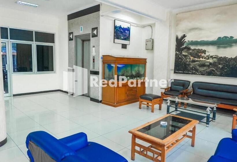 Grand Kembar Hotel Mitra Reddoorz