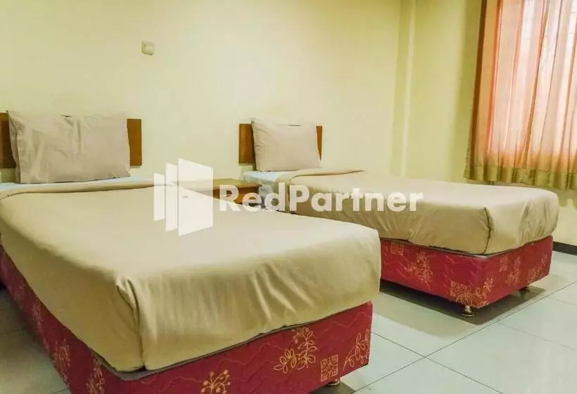 Grand Kembar Hotel Mitra Reddoorz