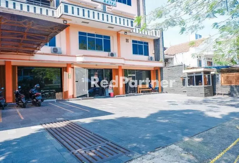 Grand Kembar Hotel Mitra Reddoorz