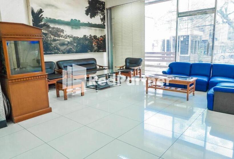 Grand Kembar Hotel Mitra Reddoorz