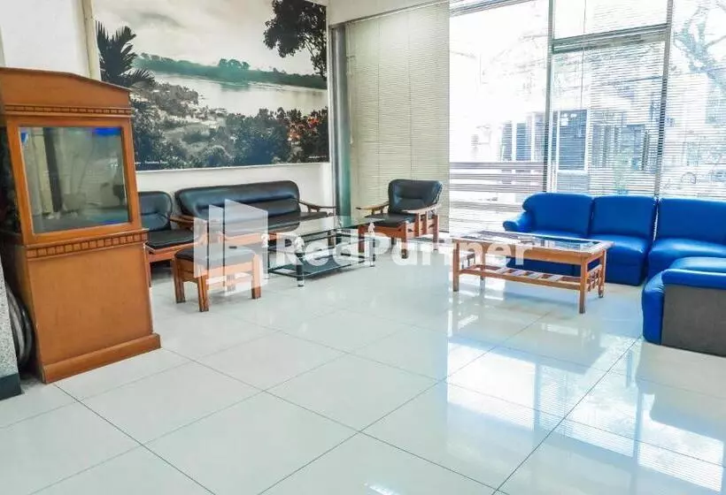 Grand Kembar Hotel Mitra Reddoorz