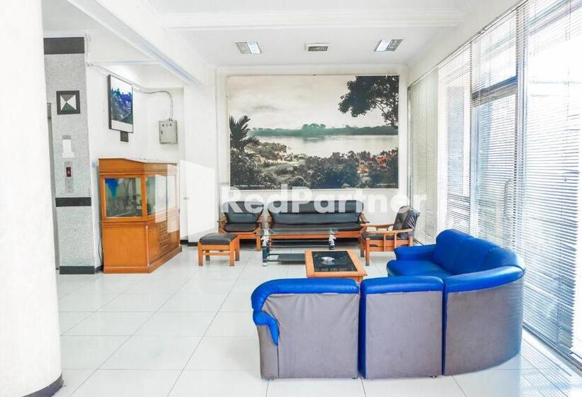 Grand Kembar Hotel Mitra Reddoorz