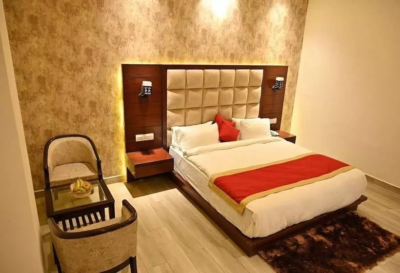 Hotelli Aakriti Clarks Inn Express