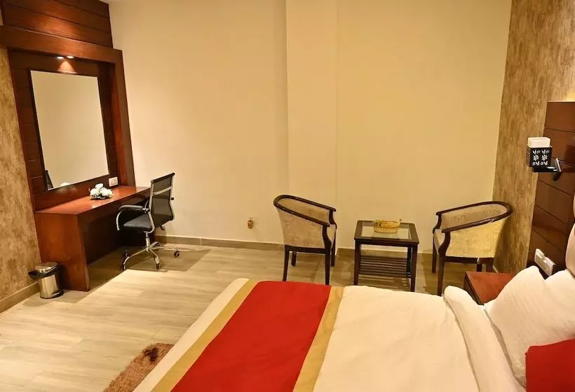 Hotelli Aakriti Clarks Inn Express