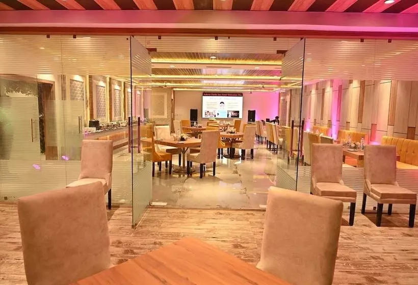 Hotelli Aakriti Clarks Inn Express