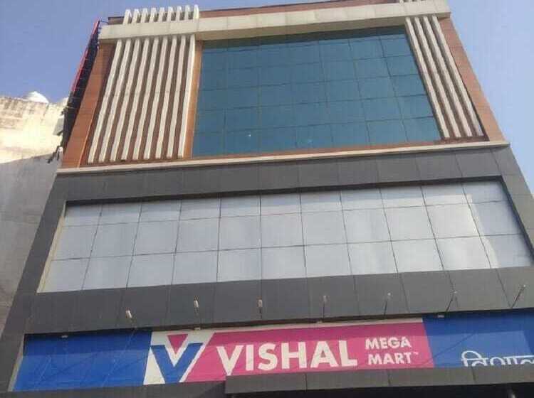 בית מלון כפרי Aakriti Clarks Inn Express