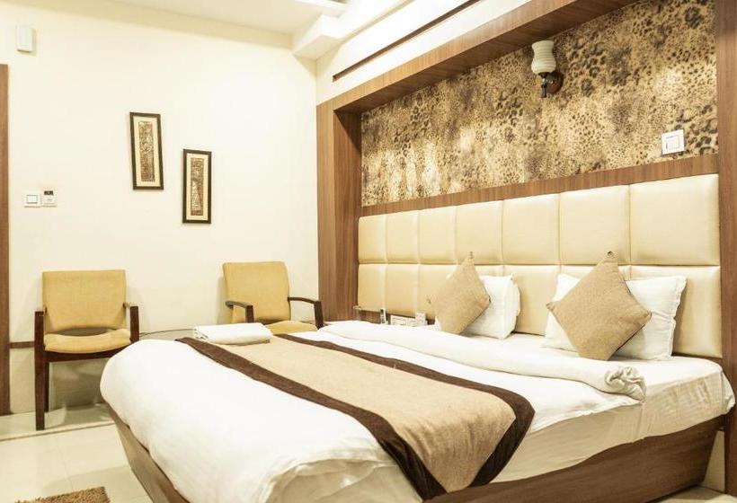 בית מלון כפרי Anmol Era