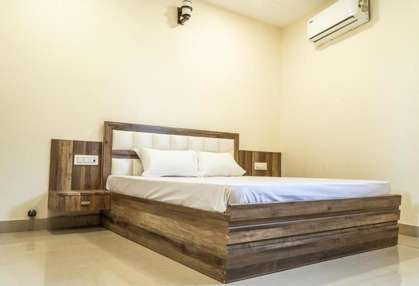 בית מלון כפרי Anmol Era