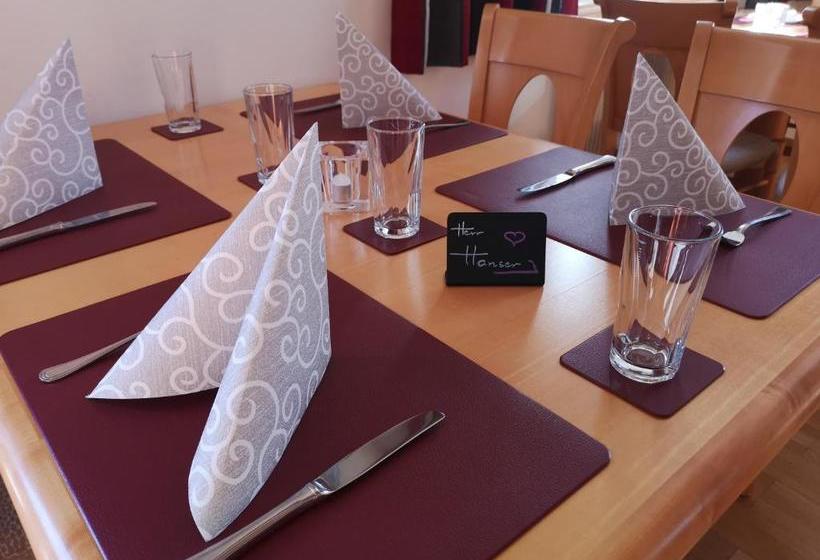 Отель Gasthof Tirolerhof Dölsach