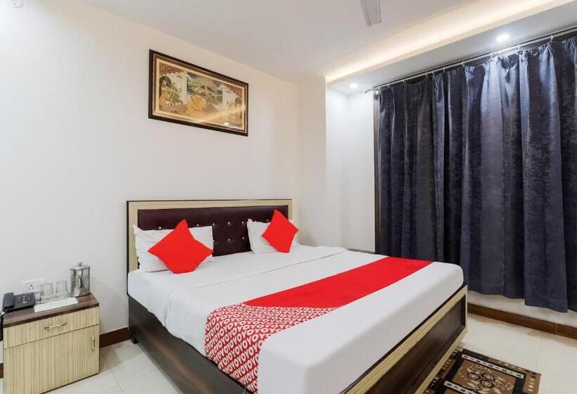 호텔 O The Maharaja Inn