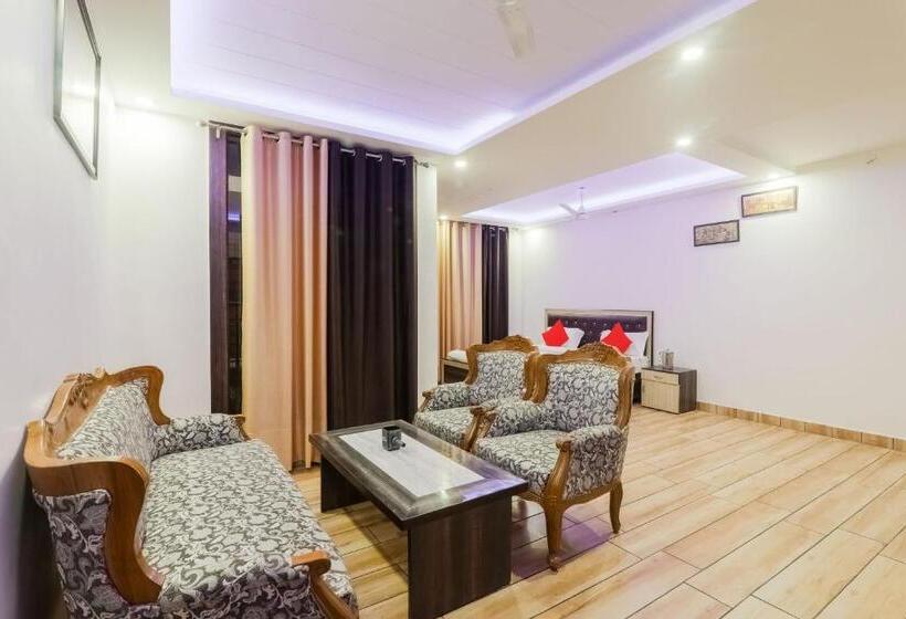 호텔 O The Maharaja Inn