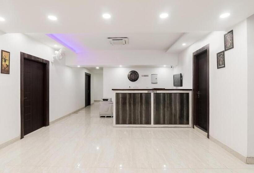 호텔 O The Maharaja Inn