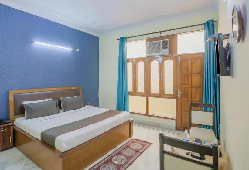 בית מלון כפרי Oyo 79157 Collection O Royal Grand Inn