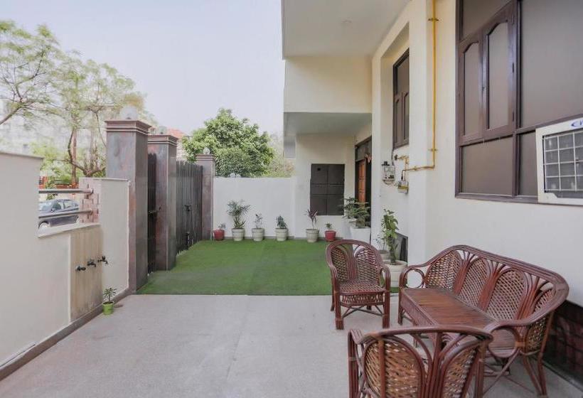 בית מלון כפרי Oyo 79157 Collection O Royal Grand Inn