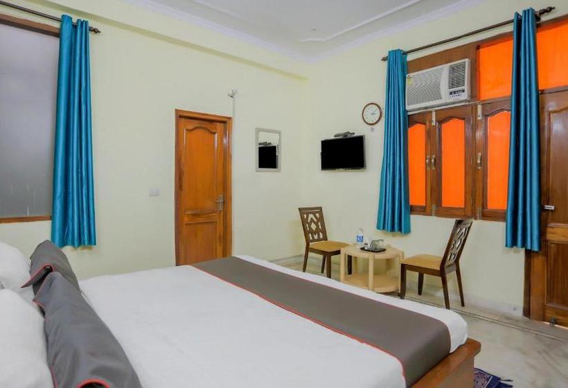 בית מלון כפרי Oyo 79157 Collection O Royal Grand Inn