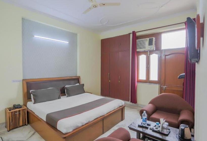 בית מלון כפרי Oyo 79157 Collection O Royal Grand Inn