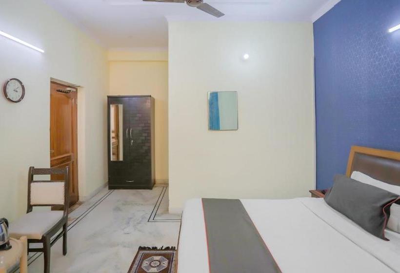 בית מלון כפרי Oyo 79157 Collection O Royal Grand Inn