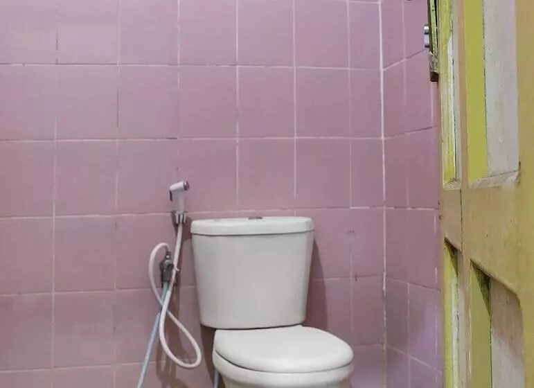 ホテル Oyo 90316  Candri Pelaihari