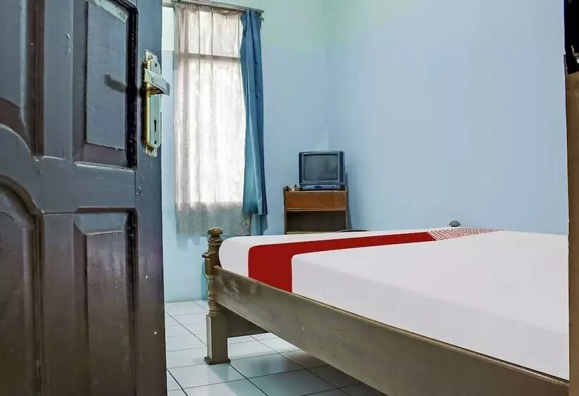 ホテル Oyo 90316  Candri Pelaihari