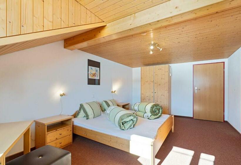 هتل Swiss Mountain Golf Restaurant Gonten