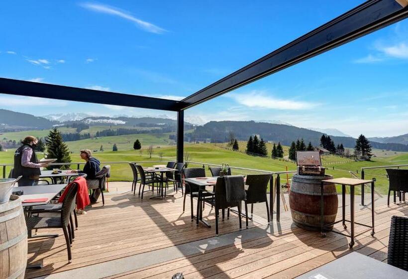 هتل Swiss Mountain Golf Restaurant Gonten