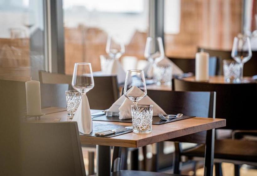 هتل Swiss Mountain Golf Restaurant Gonten
