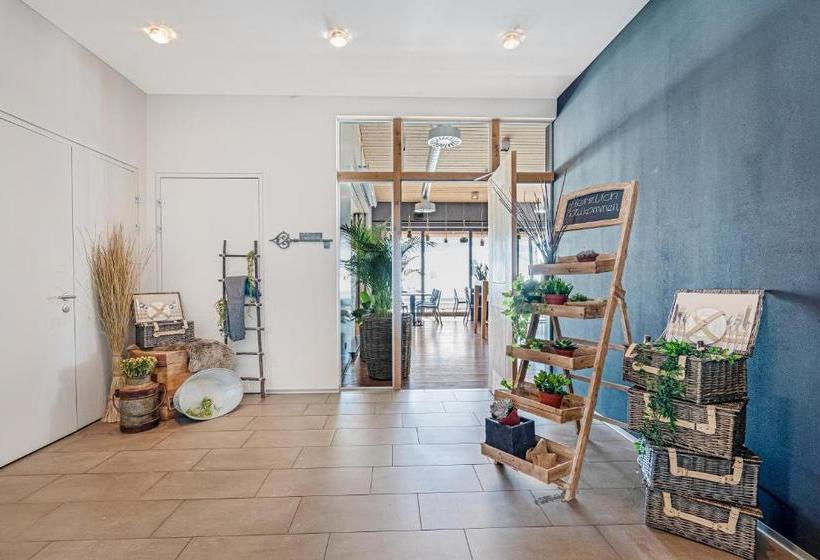 هتل Swiss Mountain Golf Restaurant Gonten