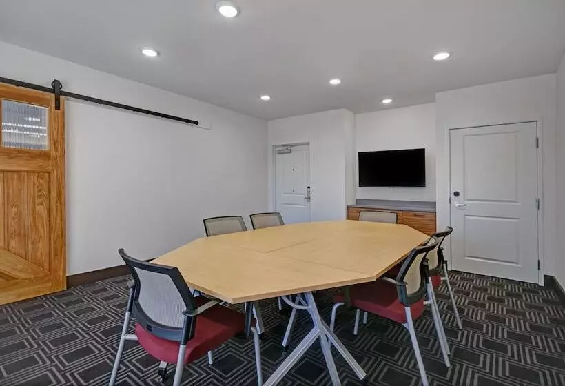 Hotelli Towneplace Suites By Marriott Grand Rapids Wyoming