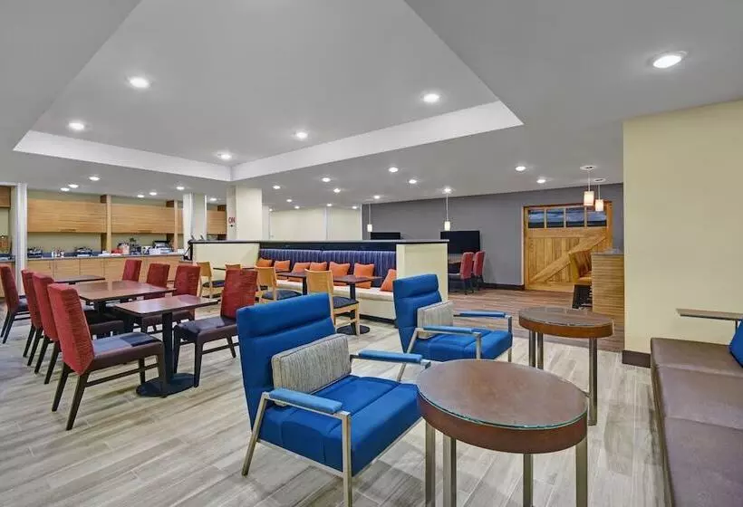 Hotelli Towneplace Suites By Marriott Grand Rapids Wyoming