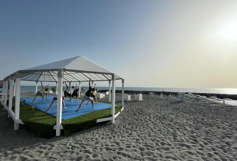 Le Mandrelle Beach Resort