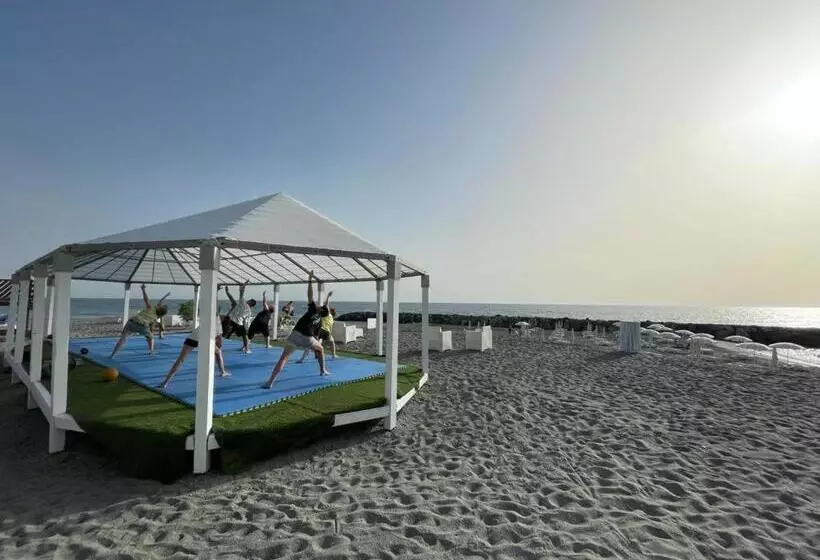 Le Mandrelle Beach Resort