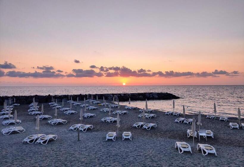 Le Mandrelle Beach Resort