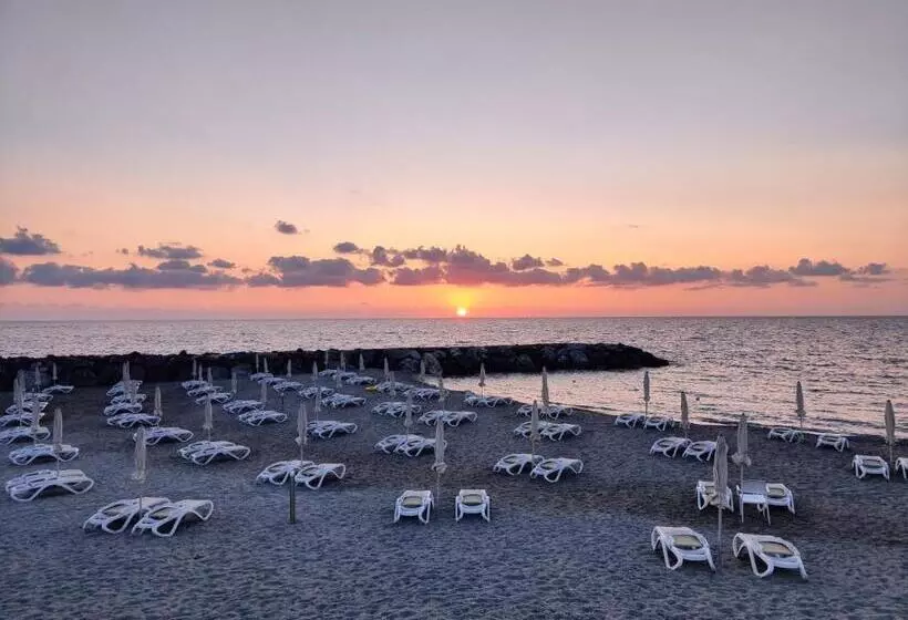 Le Mandrelle Beach Resort