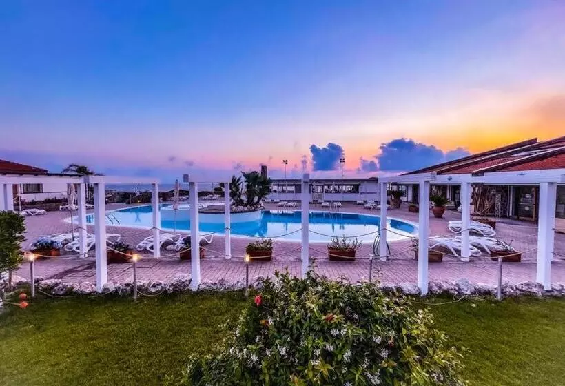 Le Mandrelle Beach Resort