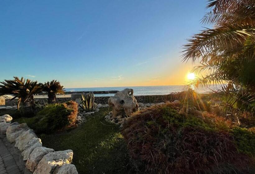 Le Mandrelle Beach Resort