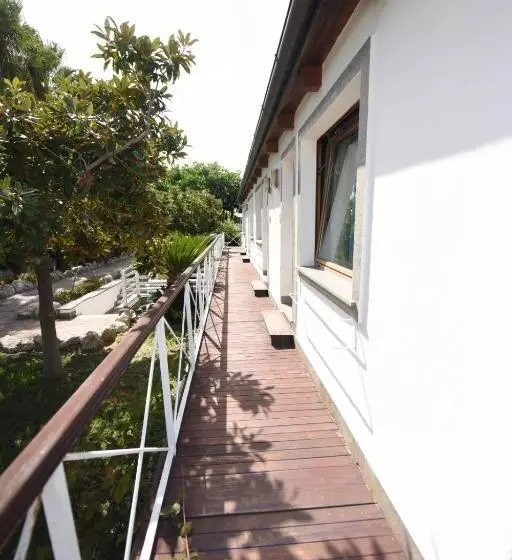 Le Mandrelle Beach Resort