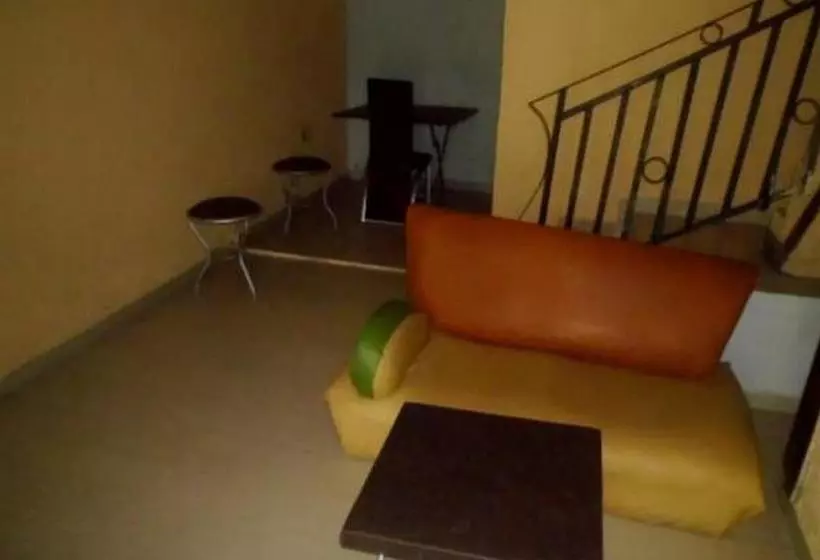 پانسیون Georgian Suites  Apartments